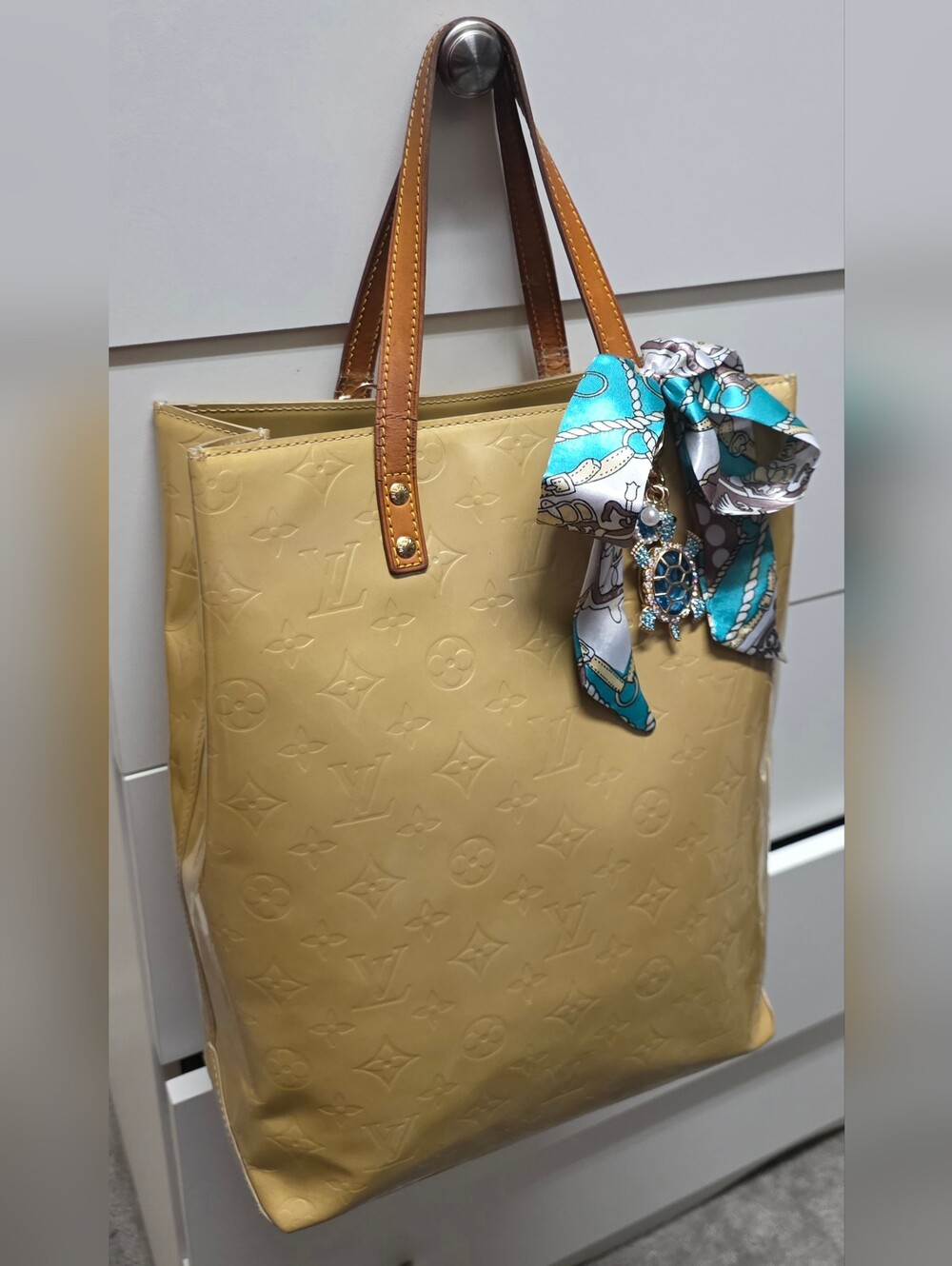 LOUIS VUITTON Vernis Reade MM Tote Auth#TH1001